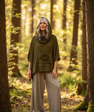 Load image into Gallery viewer, Poncho - FOREST
