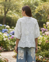 Load image into Gallery viewer, White Daisy Armani
