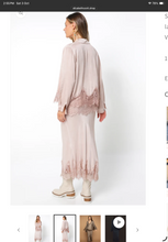 Load image into Gallery viewer, Satin Shirt - ROSE
