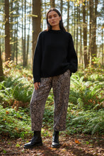 Load image into Gallery viewer, Deep Pocket Pants - DRILL PINK

