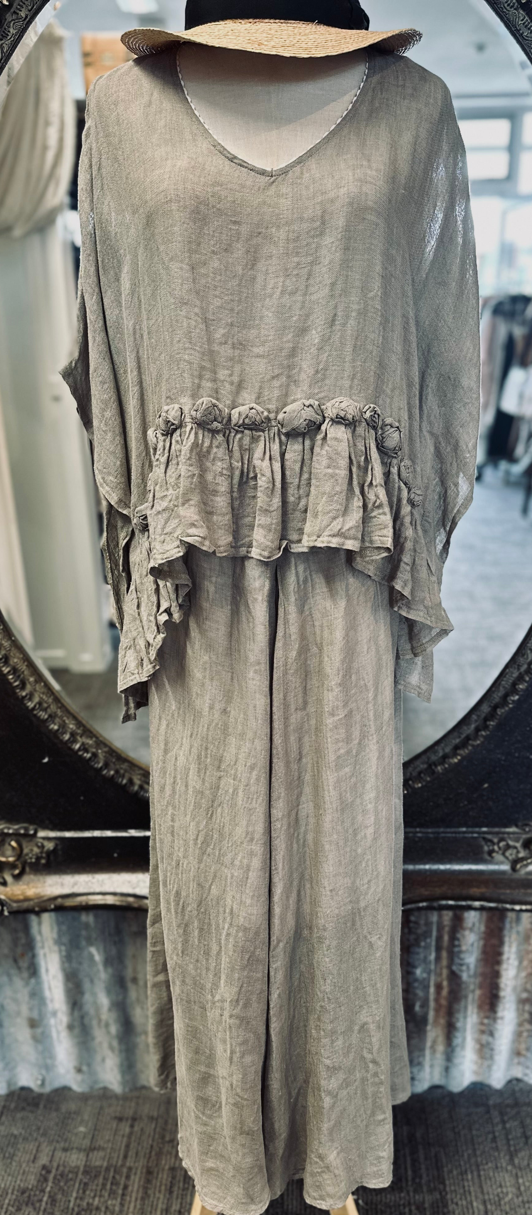 Linen Roses Overtop - MOSS