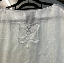 Load image into Gallery viewer, PRE-LOVED Overtop - SOFT CHANTILLY
