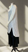 Load image into Gallery viewer, Blouse: CREAM
