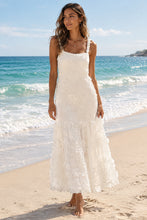 Load image into Gallery viewer, Rooshe Dress - DAISY WHITE (s/m)
