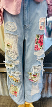 Load image into Gallery viewer, BILLIE ROSE JEANS
