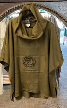 Load image into Gallery viewer, Poncho - FOREST
