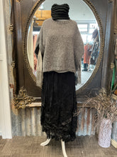 Load image into Gallery viewer, Alpaca Vest: CHARCOAL
