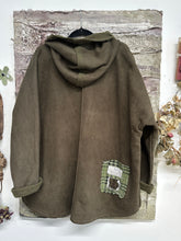 Load image into Gallery viewer, Sweatshirt - Fleece: OLIVE

