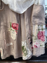 Load image into Gallery viewer, Patch long shorts

