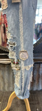 Load image into Gallery viewer, BILLIE ROSE JEANS
