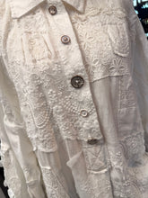 Load image into Gallery viewer, Linen Patch Shirt - WHITE
