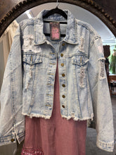 Load image into Gallery viewer, Denim Patched Jacket
