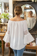 Load image into Gallery viewer, Labella Boho Top - WHITE

