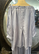 Load image into Gallery viewer, Roses Top - WISTERIA
