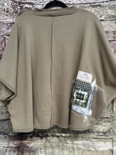 Load image into Gallery viewer, Vest - KHAKI
