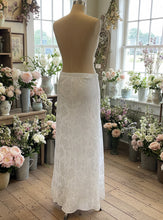Load image into Gallery viewer, Skirt - WHITE LINEN
