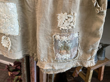 Load image into Gallery viewer, Patch Shorts - SAND
