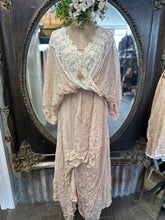 Load image into Gallery viewer, Crossover Bolero Overtop - LATTE/CREAM
