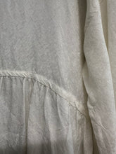 Load image into Gallery viewer, Cream rayon frill top
