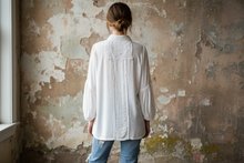 Load image into Gallery viewer, Zepher Blouse - LINEN WHITE
