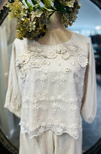 Load image into Gallery viewer, Tied Top - NATURAL / LACE
