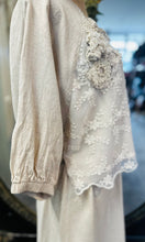Load image into Gallery viewer, Tied Top - NATURAL / LACE
