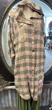 Load image into Gallery viewer, Patch Hooded Overshirt - DUSKY ROSE CHECK
