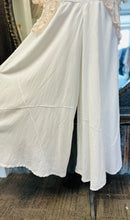 Load image into Gallery viewer, Palazzo Pants - WHITE 100% Linen
