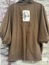 Load image into Gallery viewer, Armani Cropped - TOBACCO
