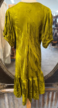 Load image into Gallery viewer, Viva Dress - CHARTRUESE
