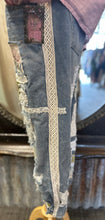 Load image into Gallery viewer, BILLIE ROSE JEANS
