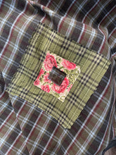 Load image into Gallery viewer, Wool patch Blanket - OLIVE CHECK
