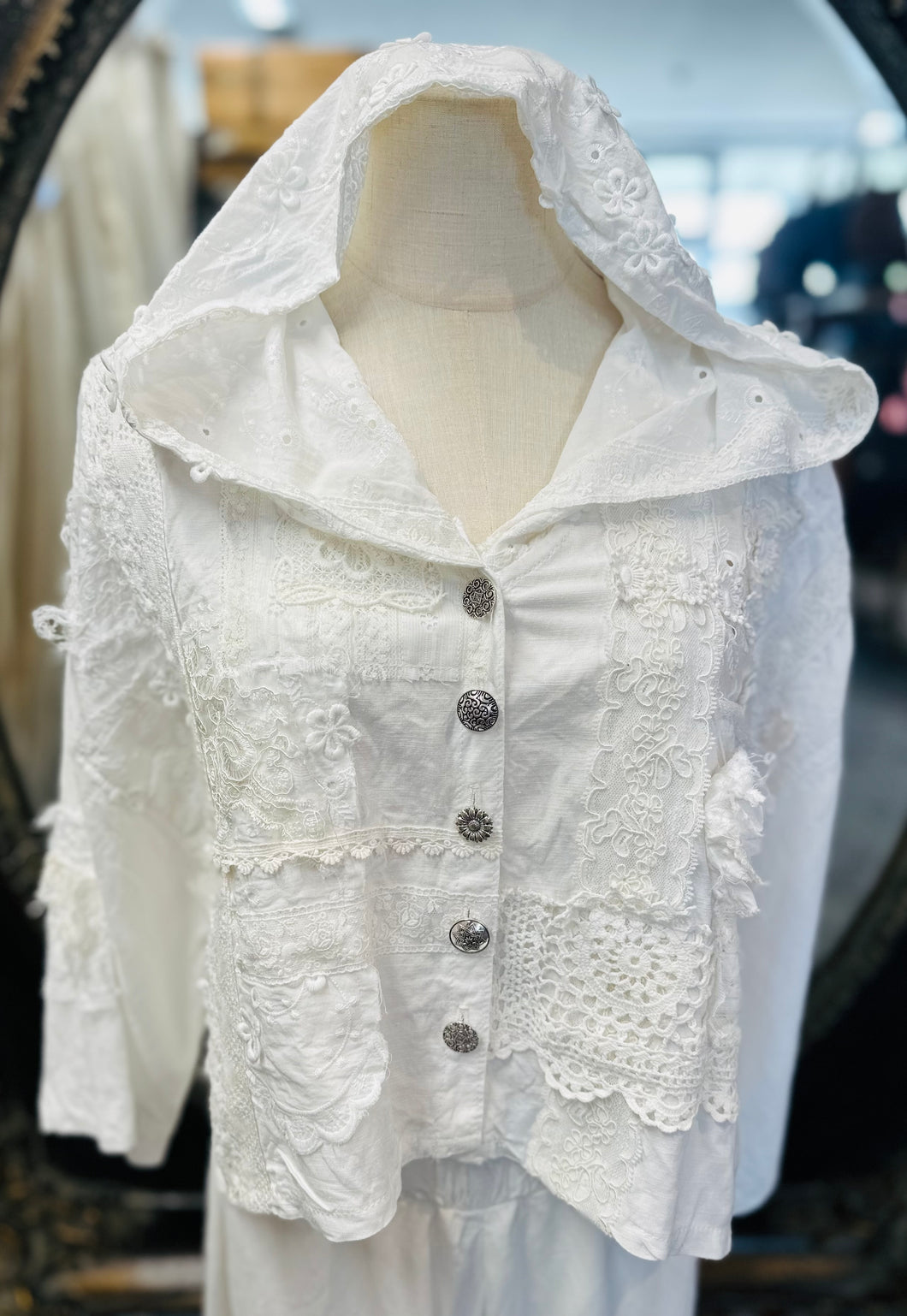 Patch Hood Jacket - WHITE