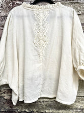 Load image into Gallery viewer, Armani Cropped - CREAM
