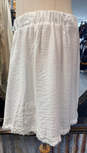 Load image into Gallery viewer, Shorts - WHITE LINEN
