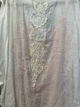 Load image into Gallery viewer, Linen &amp; Lace Vintage Top - CHALK
