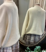 Load image into Gallery viewer, Jumper - WINTER WHITE
