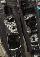 Load image into Gallery viewer, Faded black patch jeans
