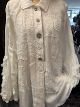 Load image into Gallery viewer, Linen Patch Shirt - WHITE

