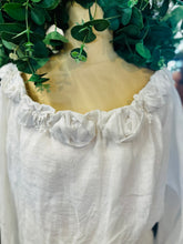 Load image into Gallery viewer, Roses Top - WHITE
