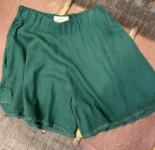 Load image into Gallery viewer, Rita Shorts - ALPINE GREEN
