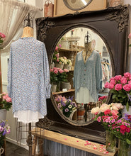 Load image into Gallery viewer, Armani -  BLUE FLOWER
