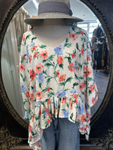 Load image into Gallery viewer, Eva Overtop - ASTA
