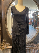 Load image into Gallery viewer, French Lace Tee - BLACK

