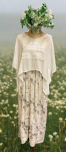 Load image into Gallery viewer, Cream/Black crinkle fabric bubble skirt
