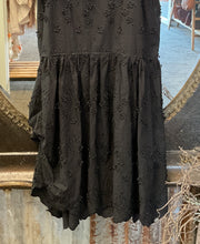 Load image into Gallery viewer, Dress - BRODERIE BLACK

