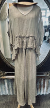 Load image into Gallery viewer, Palazzo Pants - MOSS
