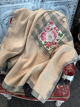 Load image into Gallery viewer, Blanket - WOOLLEN -  GINGER - Medium
