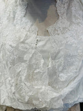 Load image into Gallery viewer, Crossover Top - WHITE
