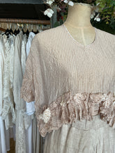 Load image into Gallery viewer, Vintage Roses Top - LATTE
